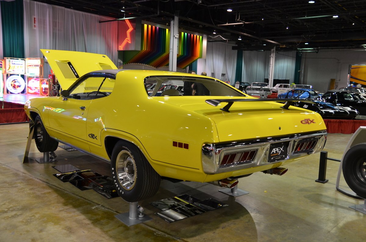 muscle-car-and-corvette-nationals-2013-gto-pontiac-chevy-camaro-mustang-hemi-063