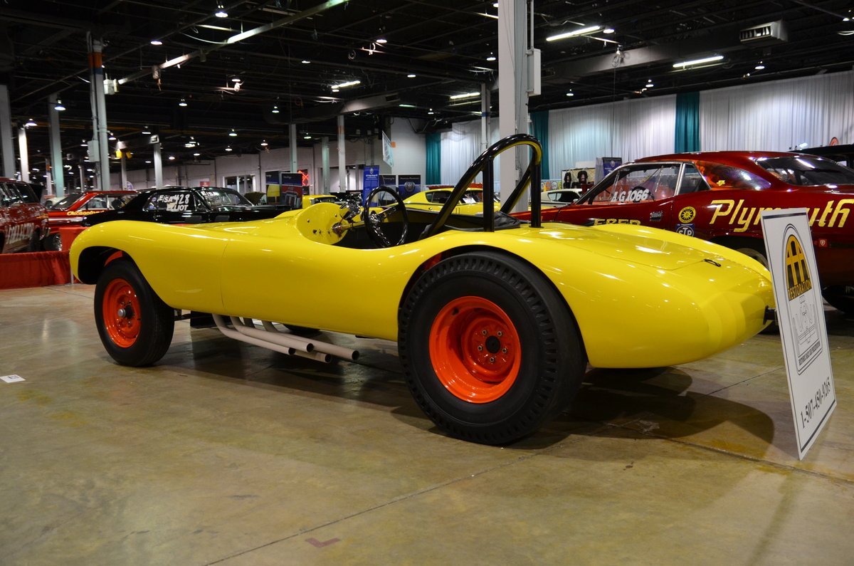 muscle-car-and-corvette-nationals-2013-gto-pontiac-chevy-camaro-mustang-hemi-068