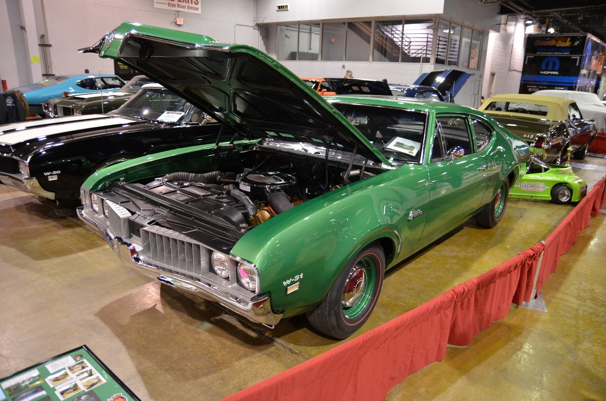 muscle-car-and-corvette-nationals-2013-gto-pontiac-chevy-camaro-mustang-hemi-081