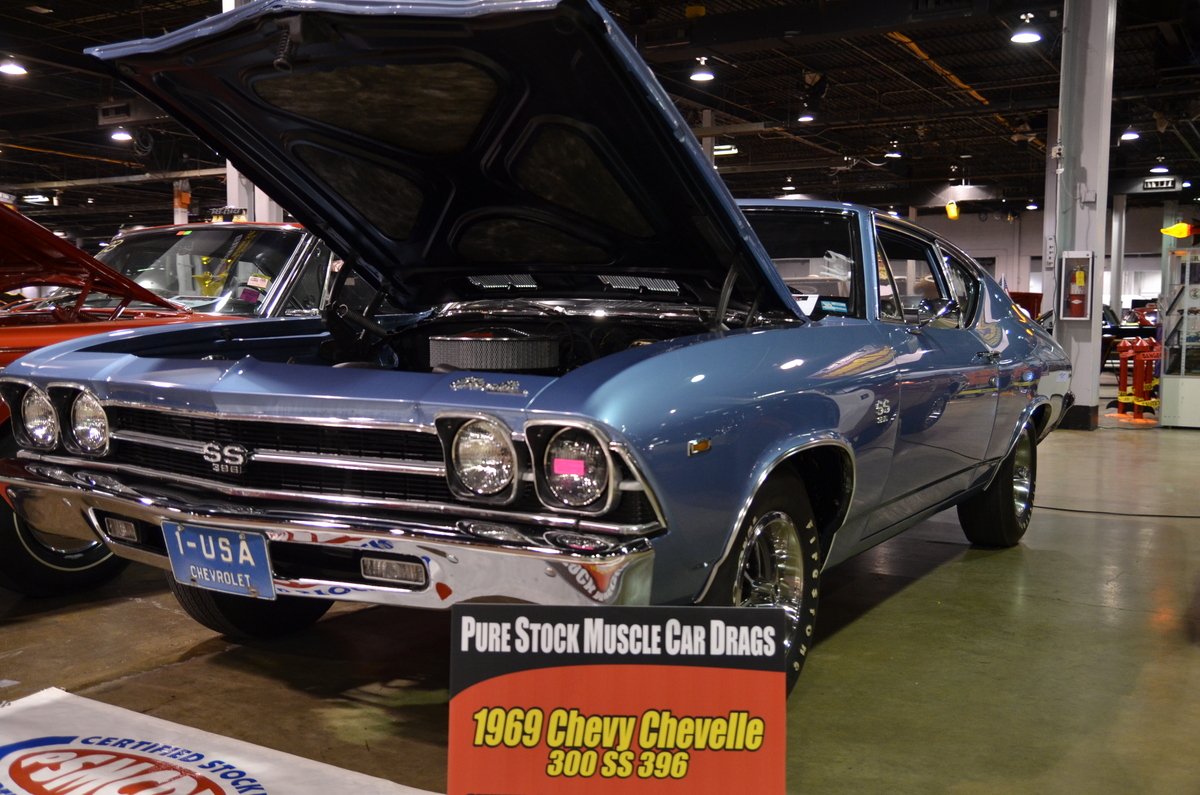 muscle-car-and-corvette-nationals-2013-gto-pontiac-chevy-camaro-mustang-hemi-083