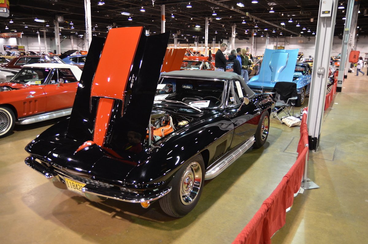 muscle-car-and-corvette-nationals-2013-gto-pontiac-chevy-camaro-mustang-hemi-093