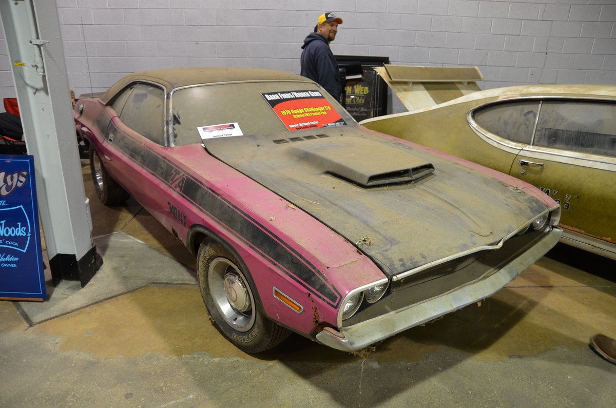 muscle-car-and-corvette-nationals-2013-gto-pontiac-chevy-camaro-mustang-hemi-098