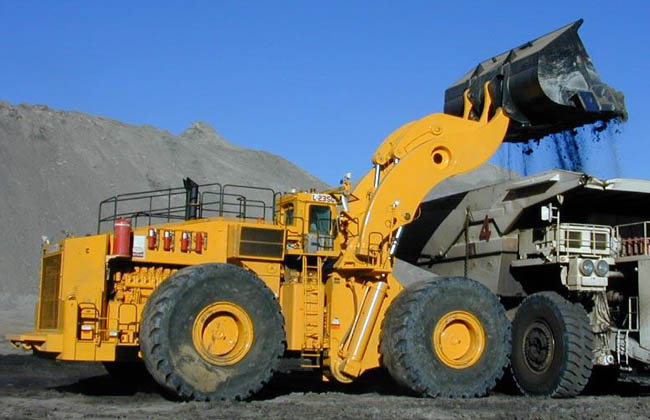 LeTourneau giant end-loader