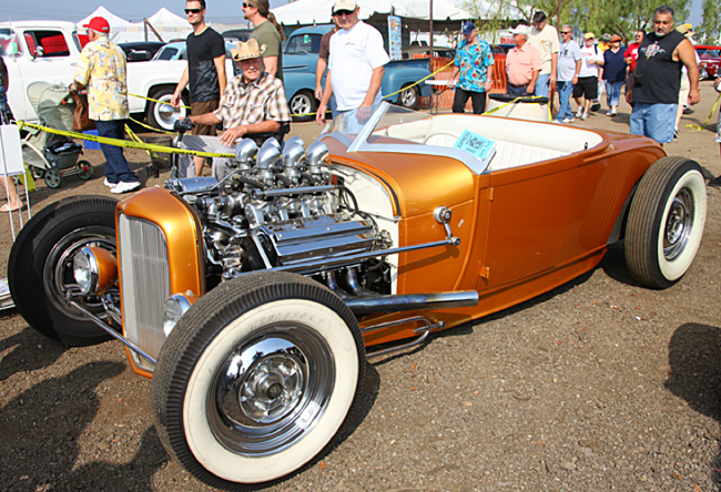 Gold 1932 roadster