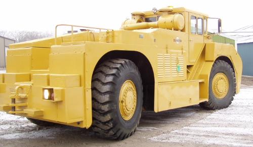 Oshkosh U-30 tow tractor