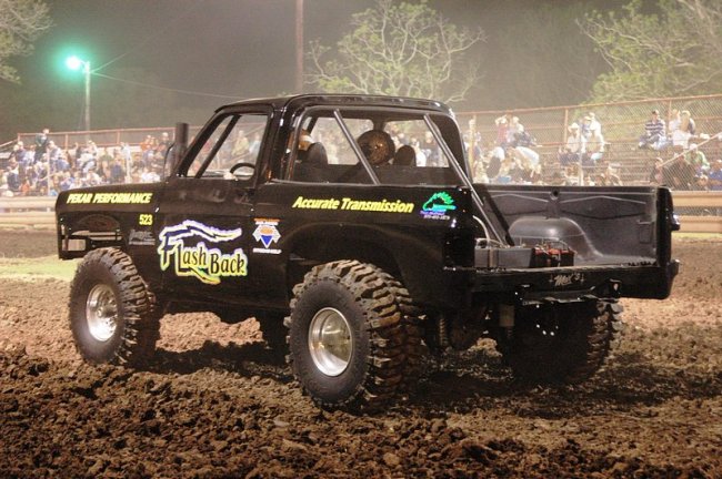 drag racing diesel mud truck