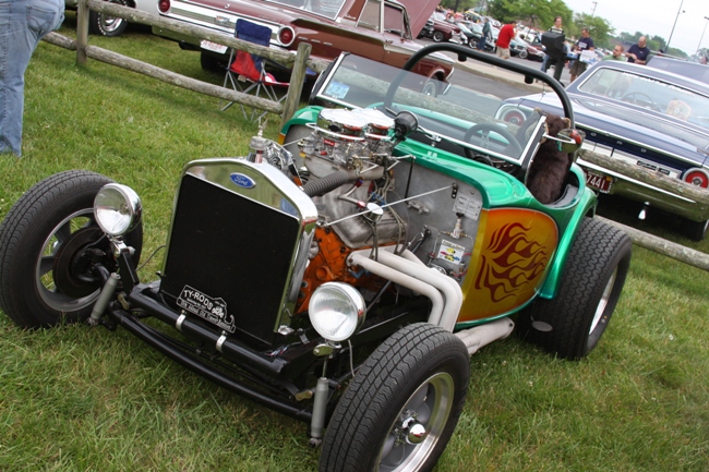 Insane Bantam-bodied street rod!