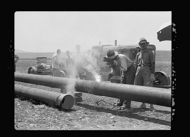 Welding gas/oil pipe in Iraq after the turn of the 20th century