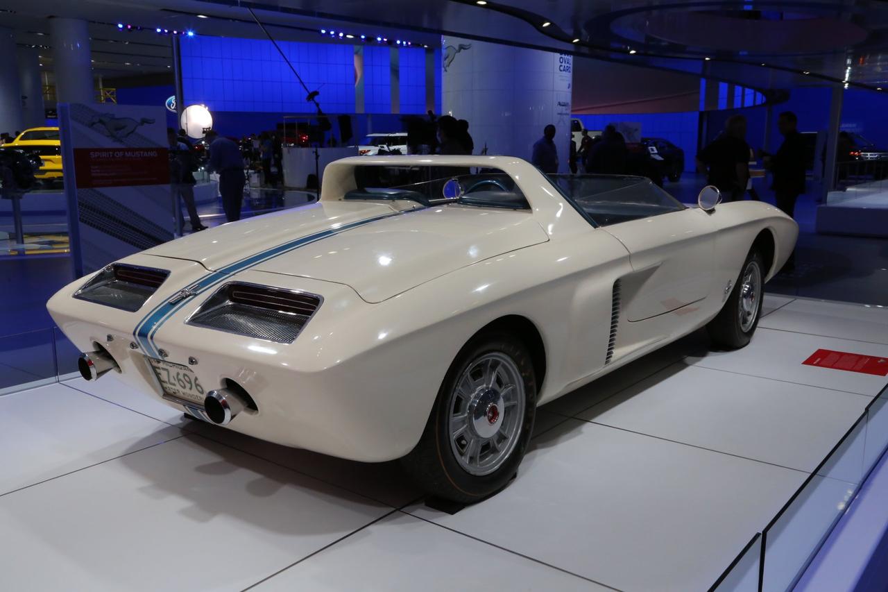 1962 Ford mustang 1 concept car #10