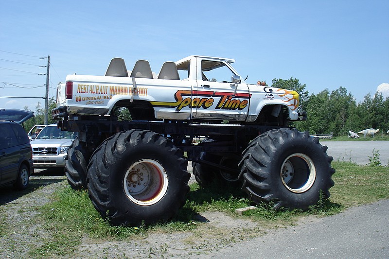 Canadian Monster Truck Junkyard Gallery