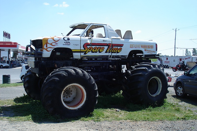 Canadian Monster Truck Junkyard Gallery