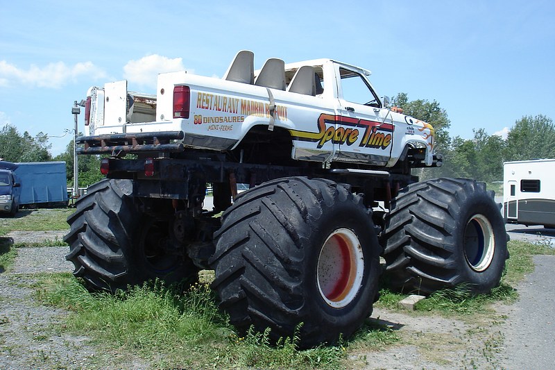Canadian Monster Truck Junkyard Gallery