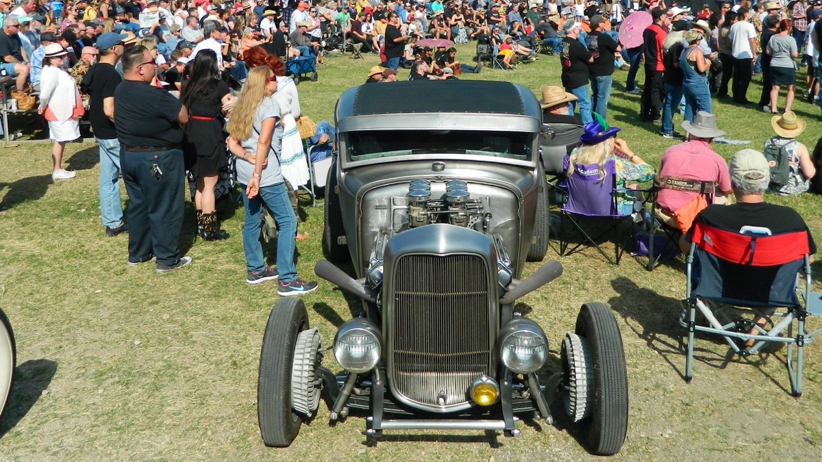 BangShift.com 2019 Linestar Roundup Show Coverage Ford Dodge Station Wagon