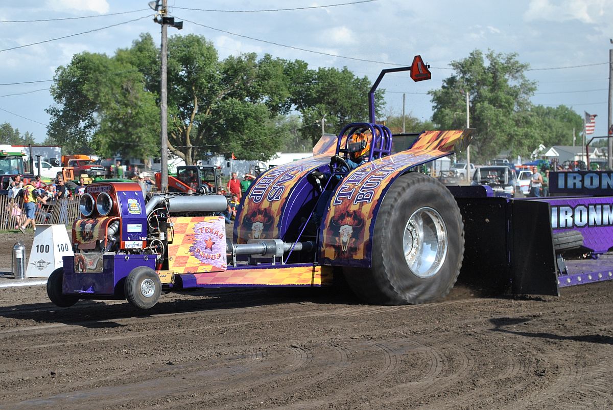 Outlaw Truck and Tractor Pulling Association's Thunder in