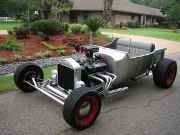 Paris Auto Show 2010 Coverage – A Super Light Hybrid Shocks the Crowd