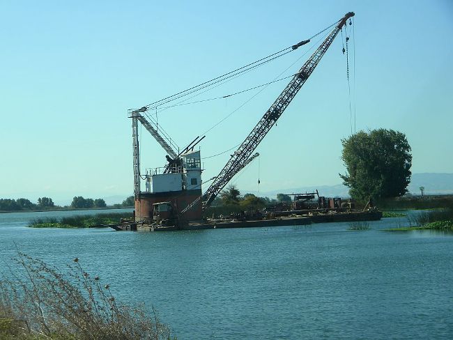 Dredging barge