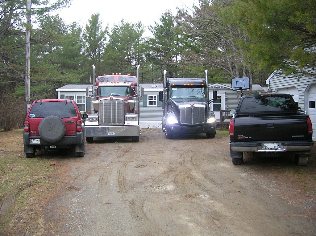 Click image for larger version

Name:	trucks 002w.jpg
Views:	116
Size:	380.4 KB
ID:	1026562