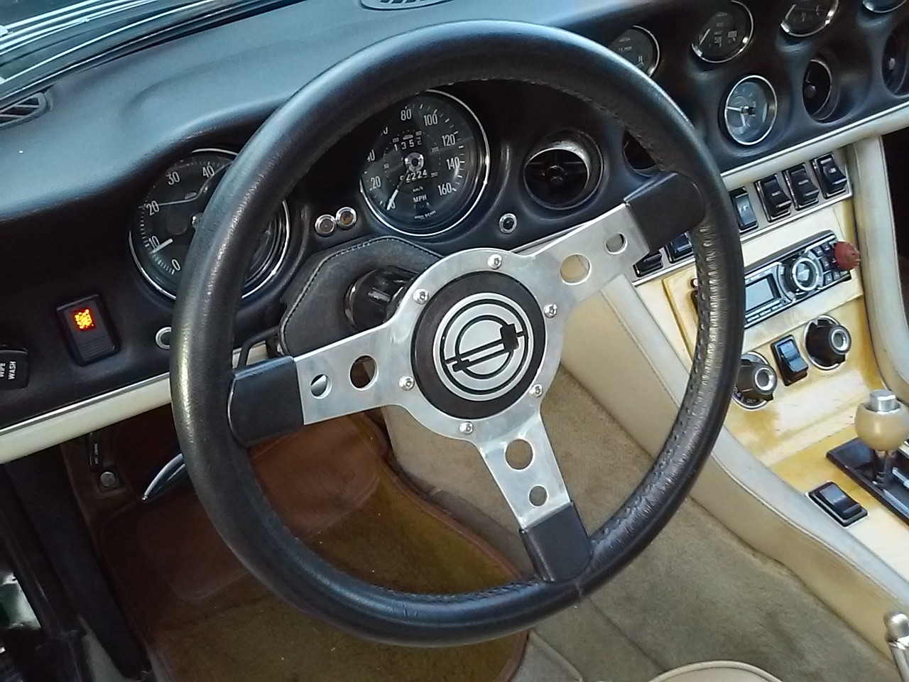 Click image for larger version

Name:	9272 steering wheel 2.jpg
Views:	1298
Size:	405.0 KB
ID:	1059444