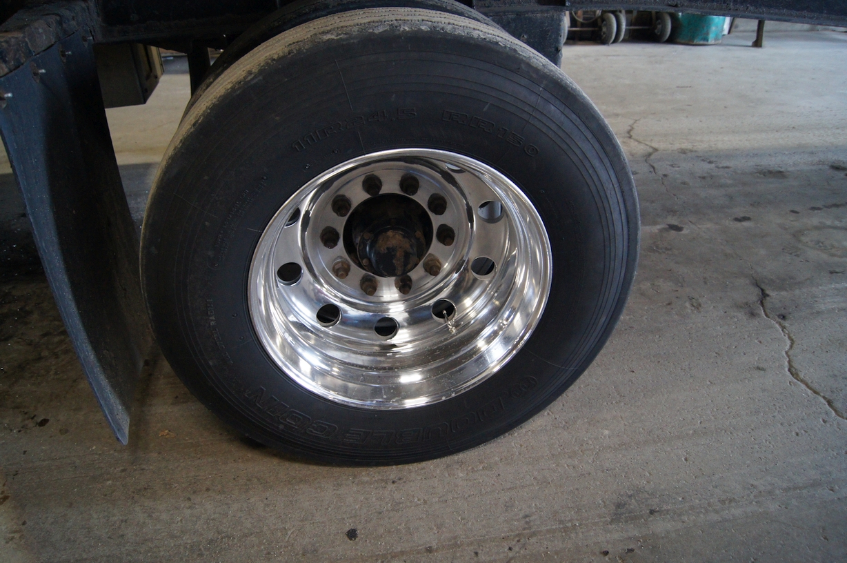 Click image for larger version

Name:	trukwheelw.jpg
Views:	334
Size:	709.1 KB
ID:	1101528