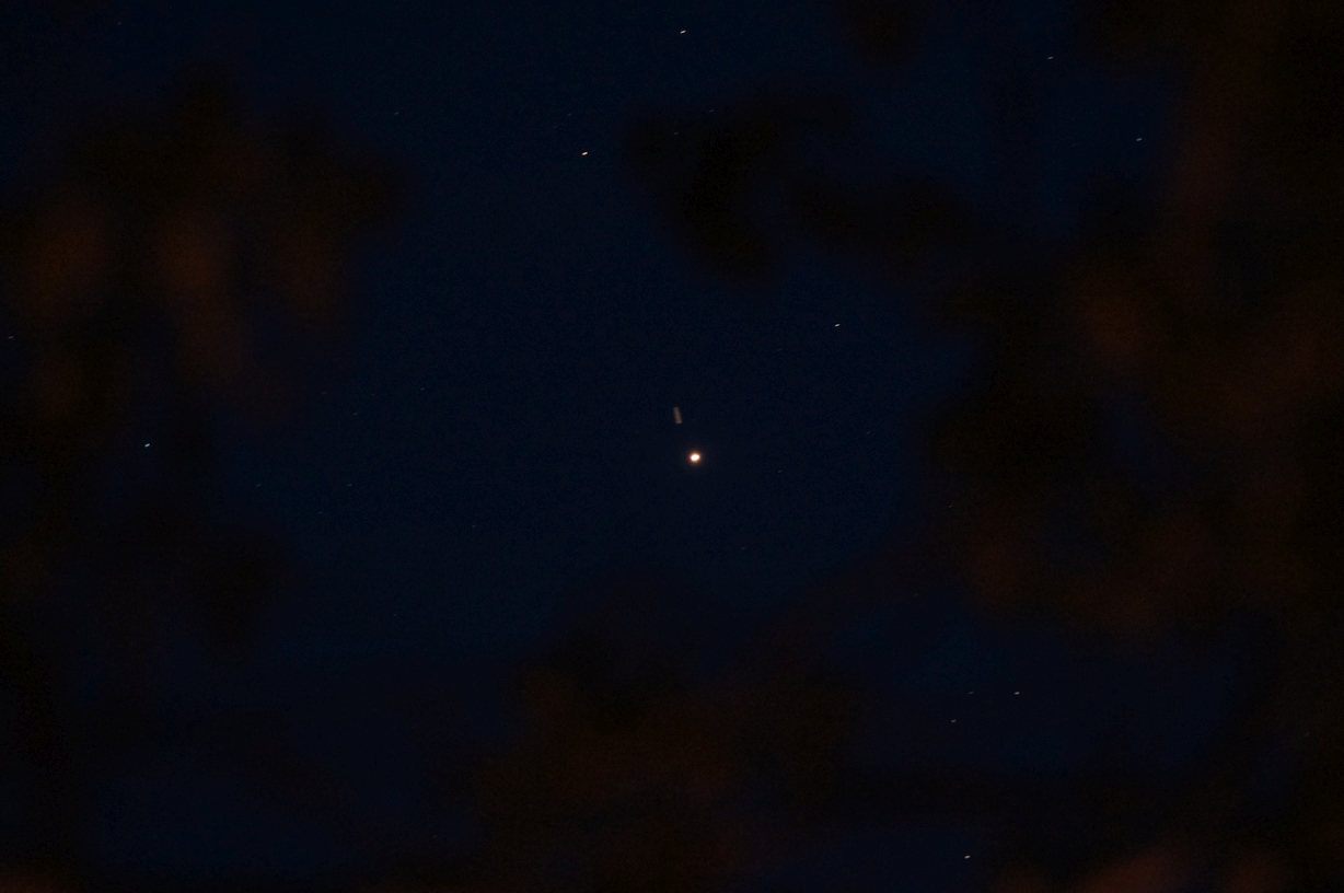 Click image for larger version

Name:	mars1.jpg
Views:	100
Size:	450.5 KB
ID:	1106265