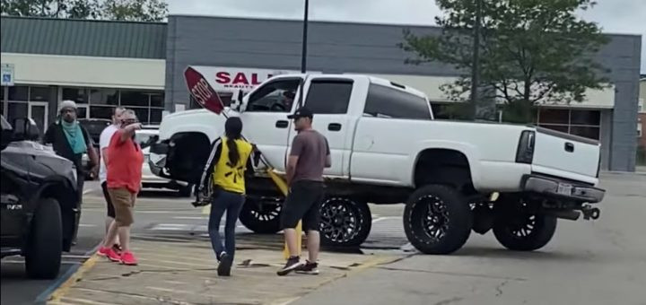 Click image for larger version

Name:	Chevrolet-Silverado-lifted-modified-crash-Walmart-parking-lot-stop-sign-August-2020-video-006-e1597271312225-720x340.jpeg
Views:	731
Size:	63.8 KB
ID:	1278236