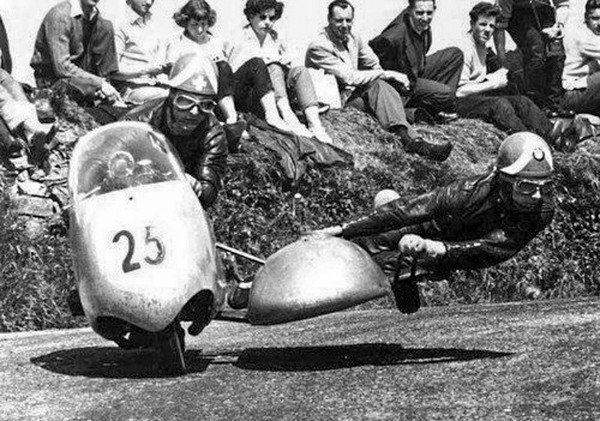 Click image for larger version

Name:	sidecar-racing-2.jpg
Views:	90
Size:	107.8 KB
ID:	1313074