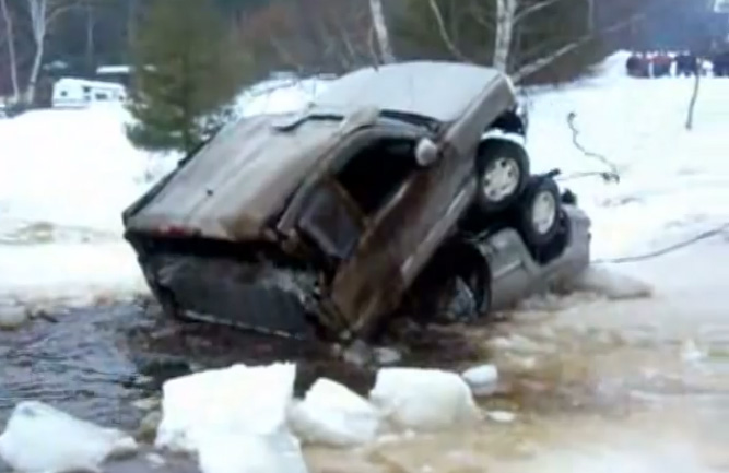 Best of 2014: Awesome Video: A GM Truck Folds In Half Like A Wet Cardboard Box