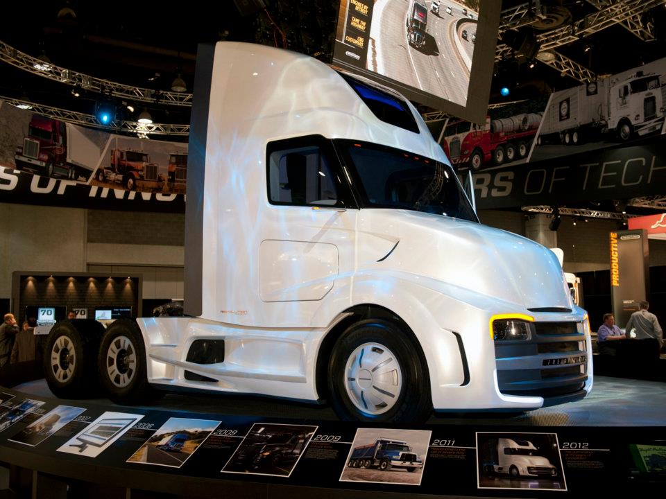 freightliner show trucks