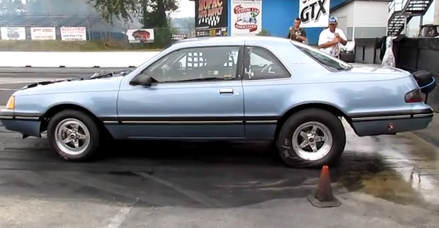 Video: Watch A Ford Thunderbird Haul Tail Down The Strip With An Engine Ford Guys Will Hate!