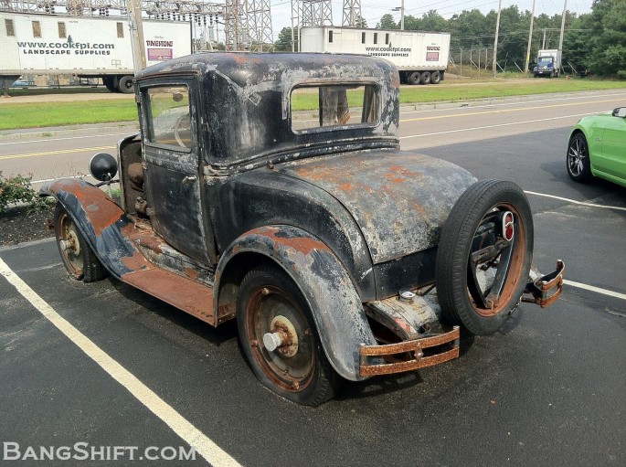 1929_Chevy_Coupe_roadside_find2