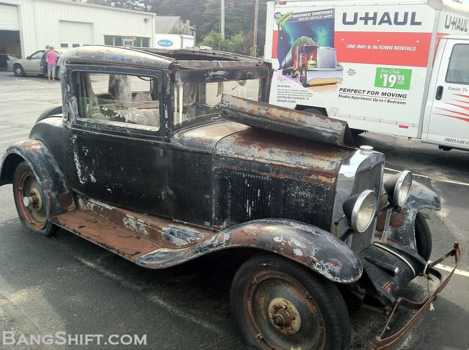 1929_Chevy_Coupe_roadside_find5