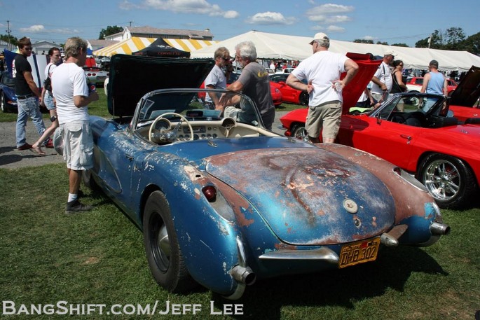 Corvettes_at_carlisle_2013058