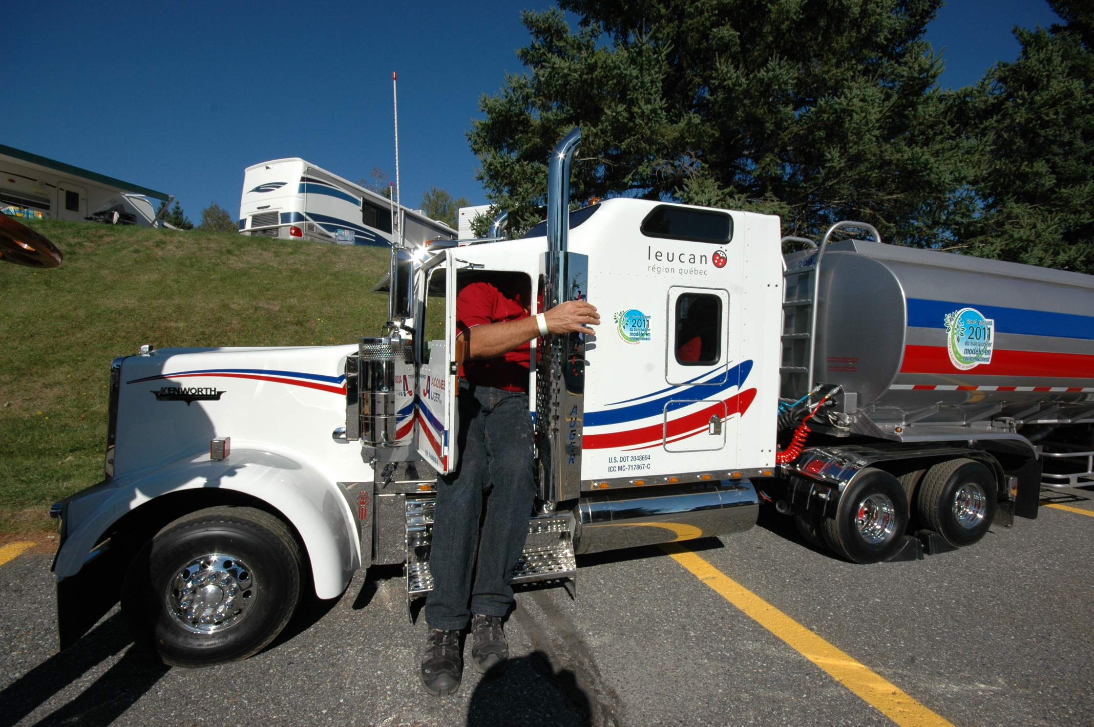 miniature tractor trailer