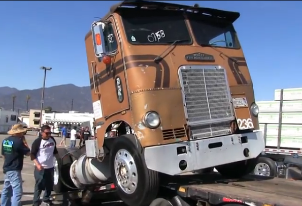 This Is Not The Correct Way To Load Your Big Rig On The Trailer – Near Disaster Caught On Tape