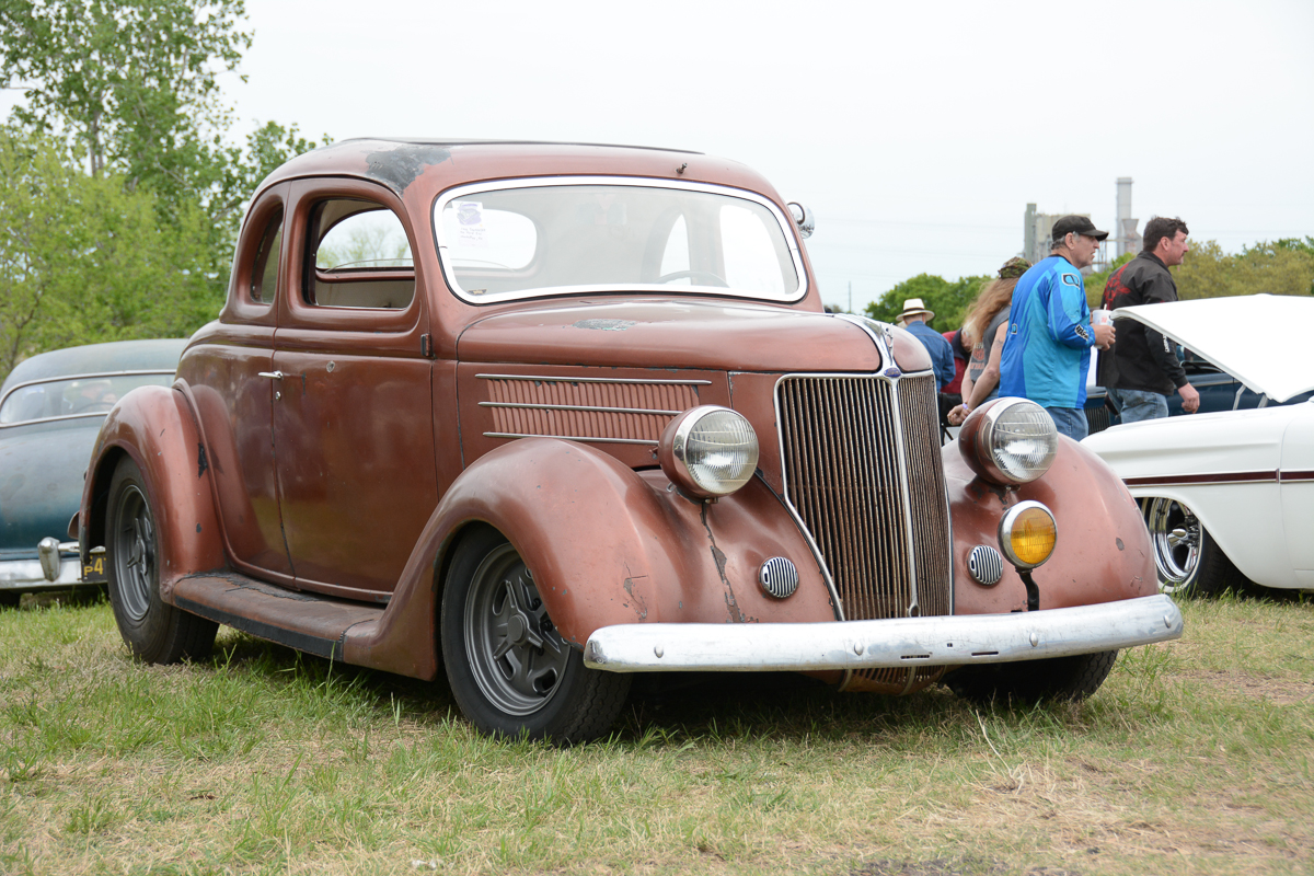 Lonestar Round Up 2014 – Mini-Bike Races, Sweet Hot Rods And Customs, Good Times