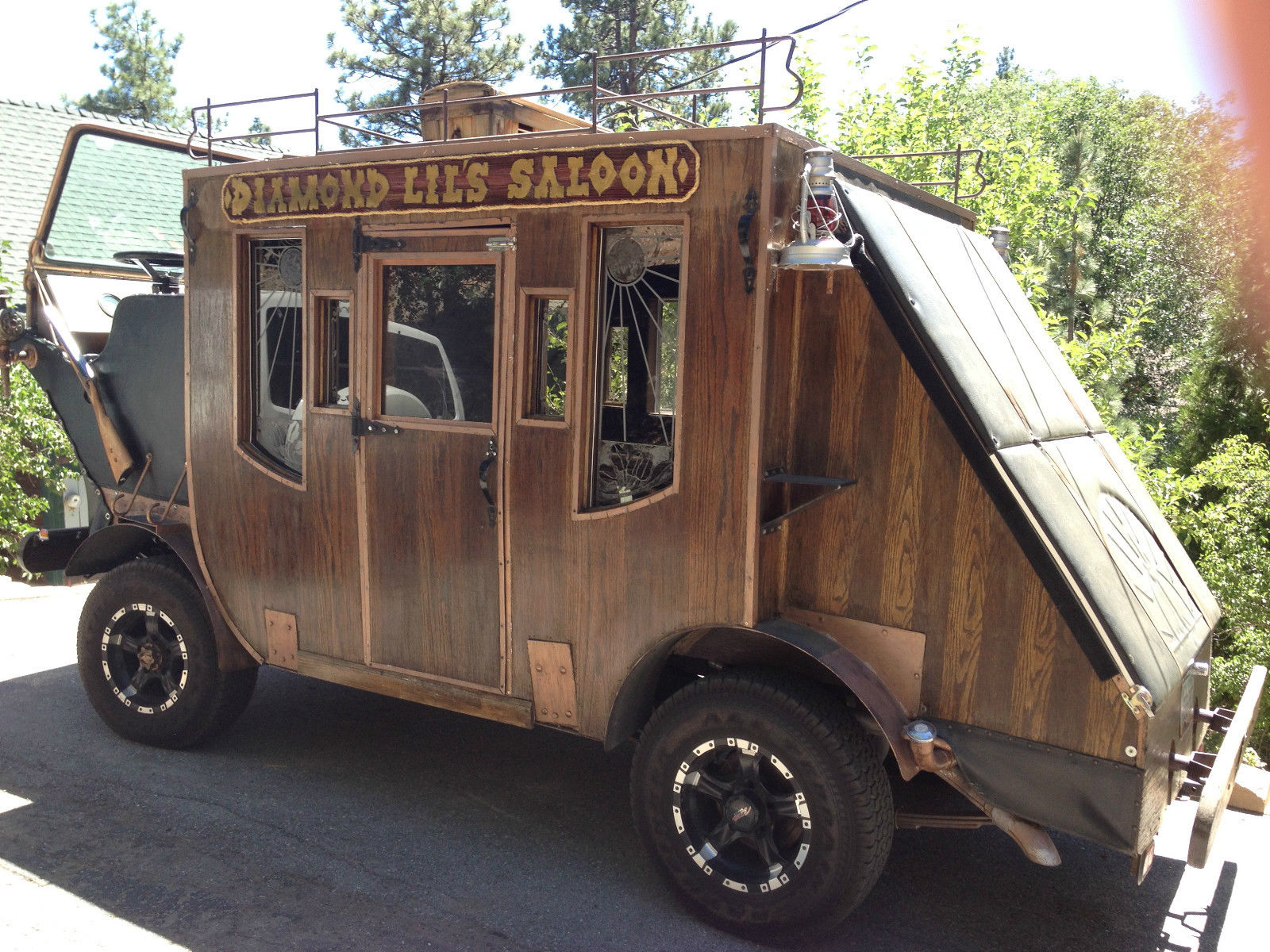 eBay Find: This 1979 International Scout Stagecoach Was Used To Marry Burt Reynolds And Loni Anderson