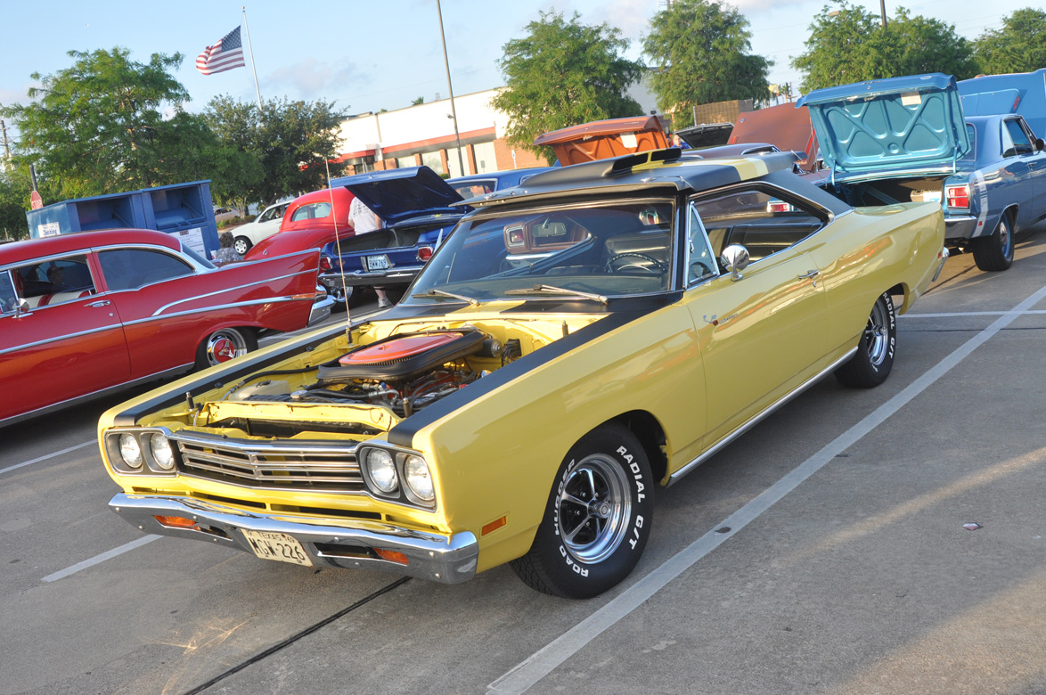 Texas Cruise Action From The May 2014 Kemah Cruise  – From Mopars To Dune Buggies