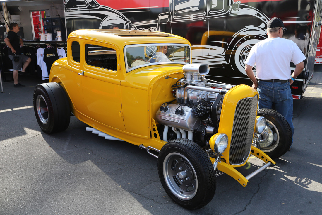 2014 LA Roadsters Show Coverage: How Cool Is This Show? Even The Flipping T-Buckets Are Awesome