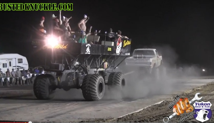 Watch This Big Block Powered Swamp Buggy/Party Barge Wreck A Mud Truck In A Tug Of War – Southern Fried Fun