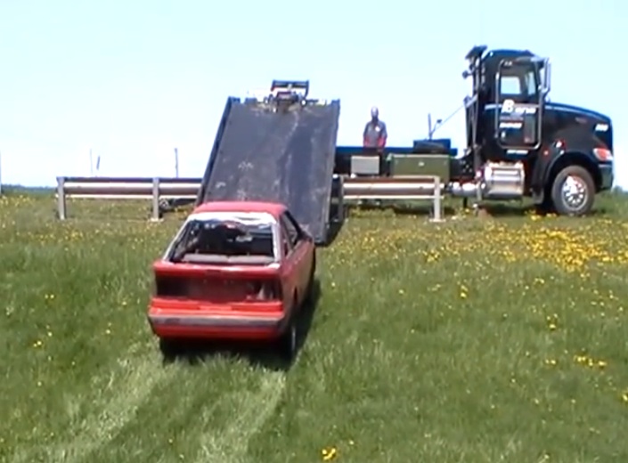 This Rotating Ramp Truck Seems Like The Best Idea Since Sliced Bread – Great Thinking Here