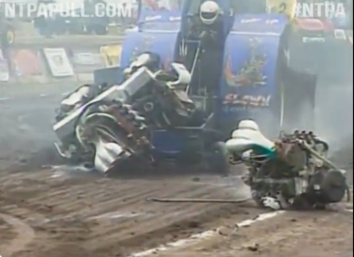 A New Angle Of The Blown Centless Pulling Tractor Catastrophe Emerges – Watch It In Slow Motion!