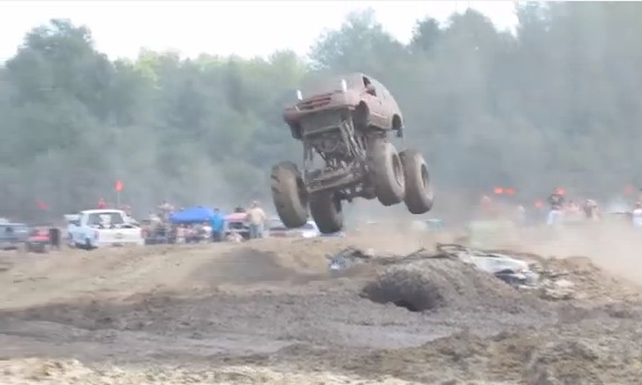 Watch As This Mudder Explorer Goes For Broke At Michigan Mud Jam!