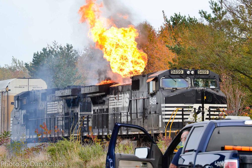 When Things Go Amazingly Bad: The 2013 Norfolk-Southern Train Fire – The Biggest Engine We’ve Ever Witnessed Eating Itself Alive