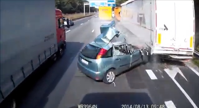 This Is Why You Do Not Change Lanes Blindly! Driver Survived, As Hard As It Is To Believe