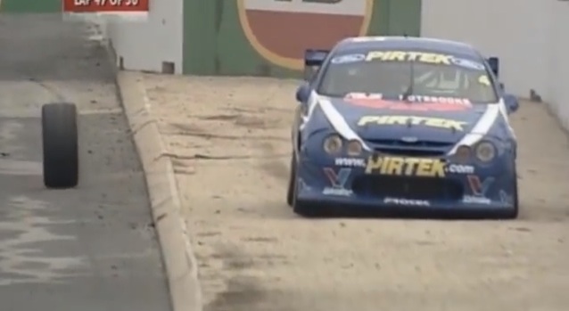 V8 Supercar Video: Some Funny And Absolutely Random Moments From Australia