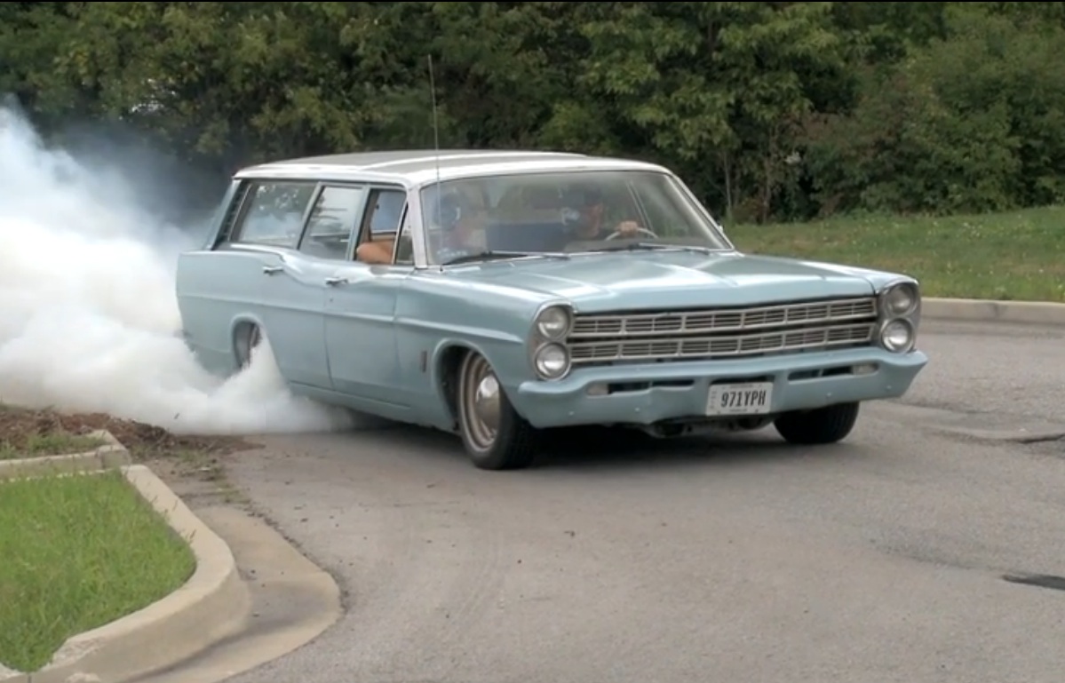 ROADKILL! Freiburger and Finnegan Cruise The Heartland Of America In A Sweet Ford Wagon They Bought In A Parking Lot