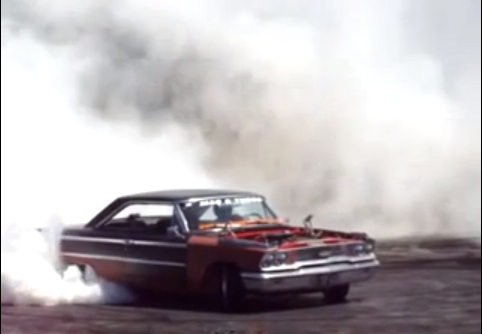 Gratuitous Burnout: This 1963 Ford Galaxie Cooks Them Off Properly