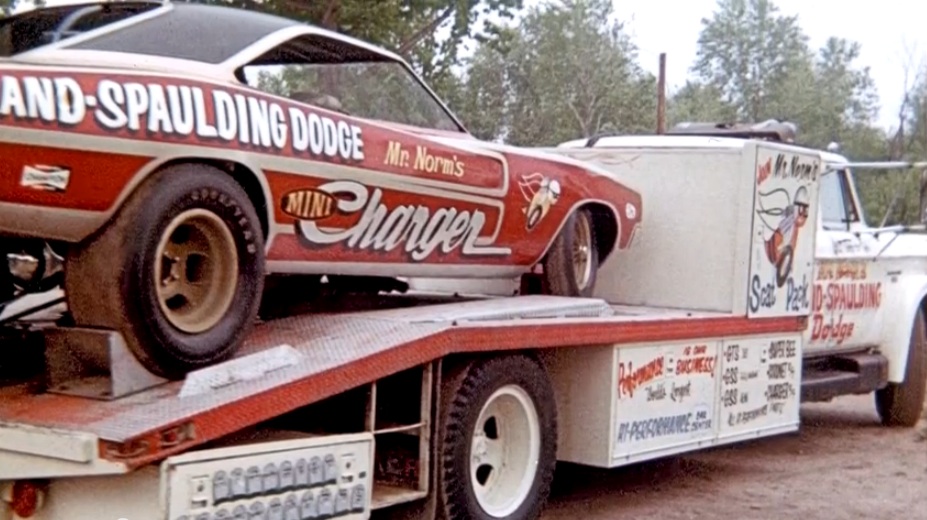 Video: Nothing But Awesome Photos And Footage Of 1960s and 1970s Drag Race Haulers – Trailers, Ramp Trucks, More!