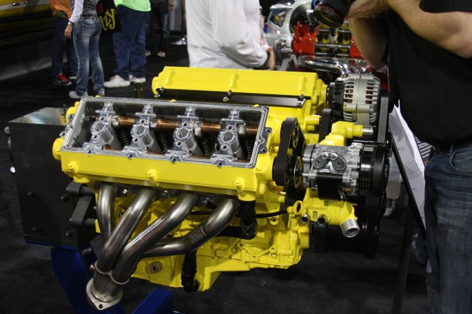 Mercury Racing DOHC LS Engine009