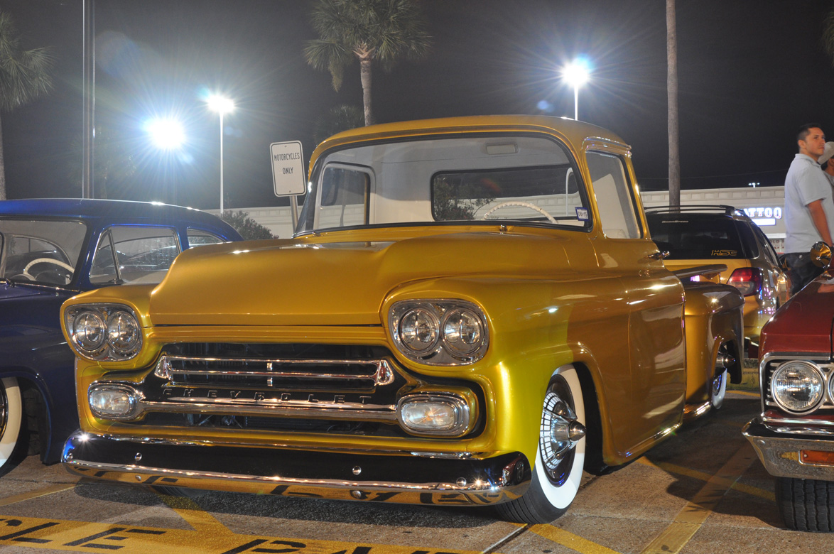 These Photos From The Houston Car Cruise In Webster, Texas Prove That The World Is A Better Place When Car Guys Stick Together